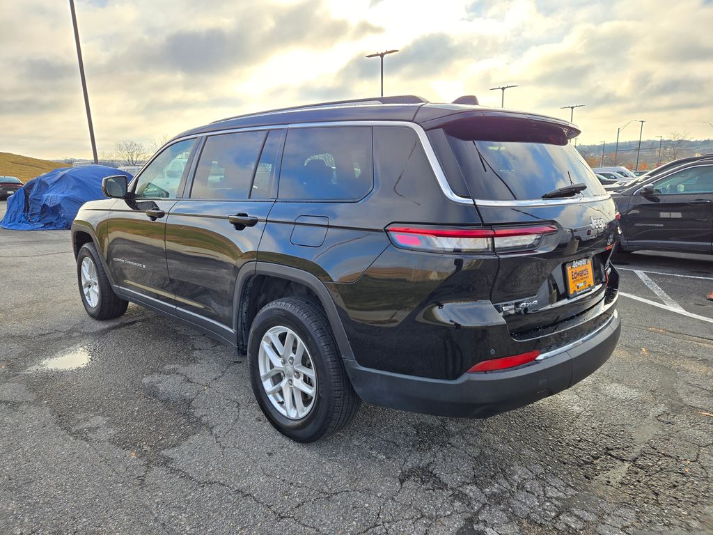 2022 Jeep Grand Cherokee Laredo photo 4
