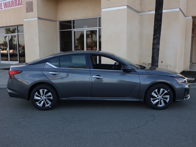 2025 Nissan Altima 2.5 S photo 3