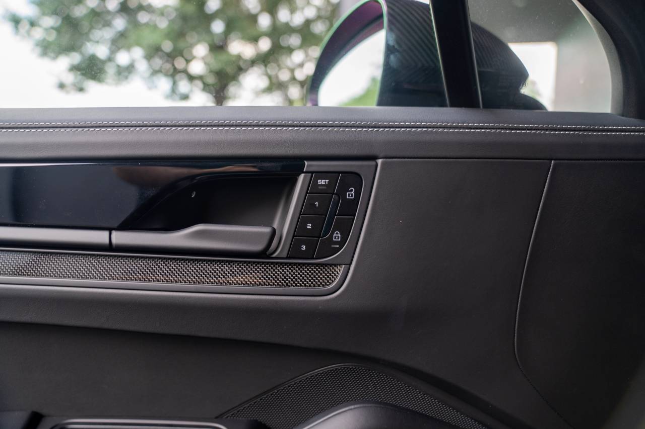 2025 Porsche Cayenne Turbo GT photo 25