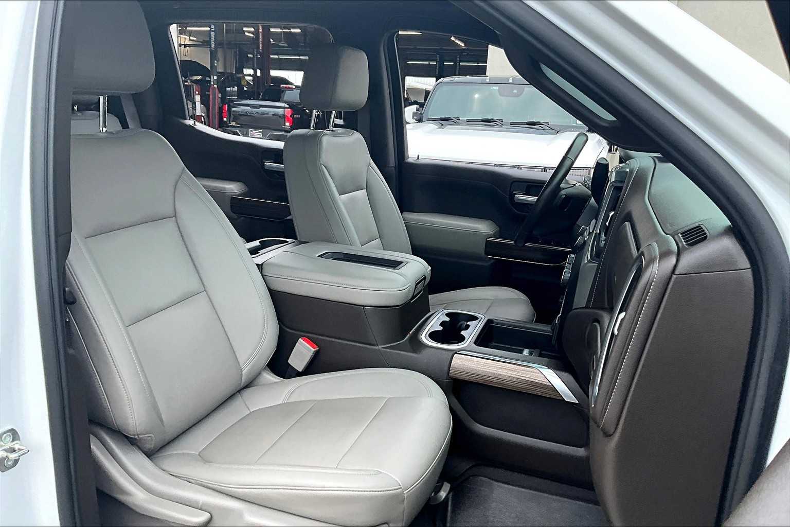 2021 Chevrolet Silverado 1500 RST photo 8