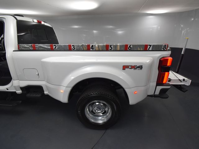 2025 Ford F-350 photo 32