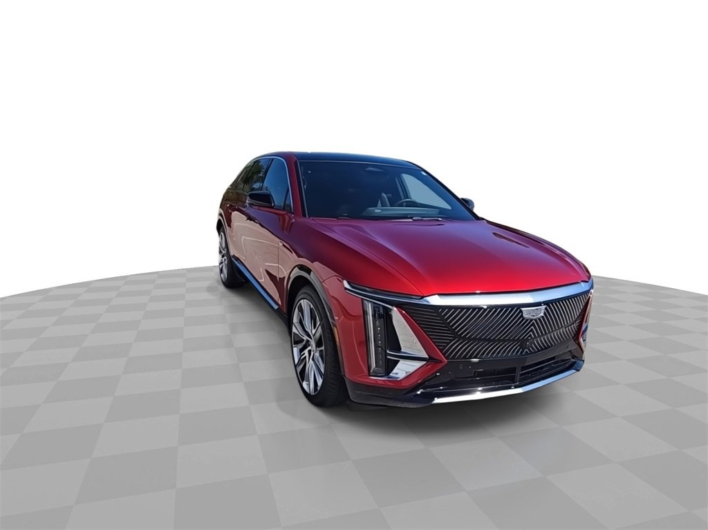 Used 2024 Cadillac LYRIQ Luxury 3 with VIN 1GYKPSRL3RZ137885 for sale in West Bend, WI
