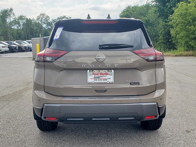 2025 Nissan Rogue SL photo 5