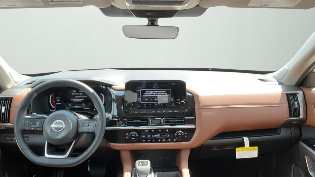 2025 Nissan Pathfinder Platinum photo 17