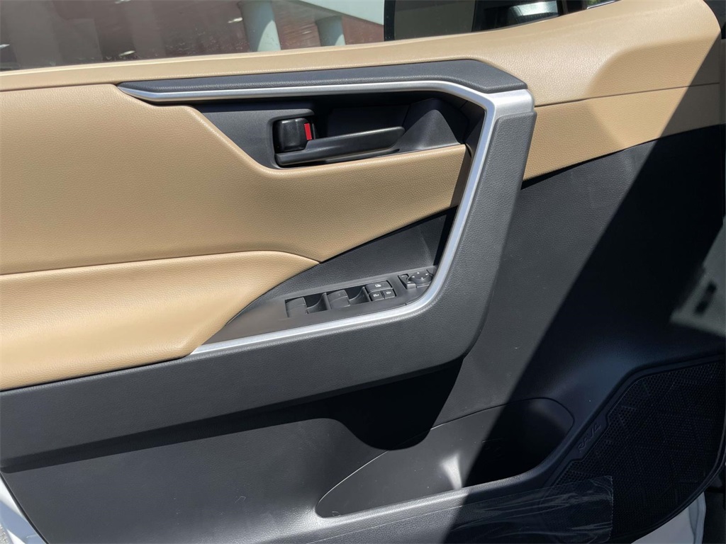 2025 Toyota RAV4 LE photo 14