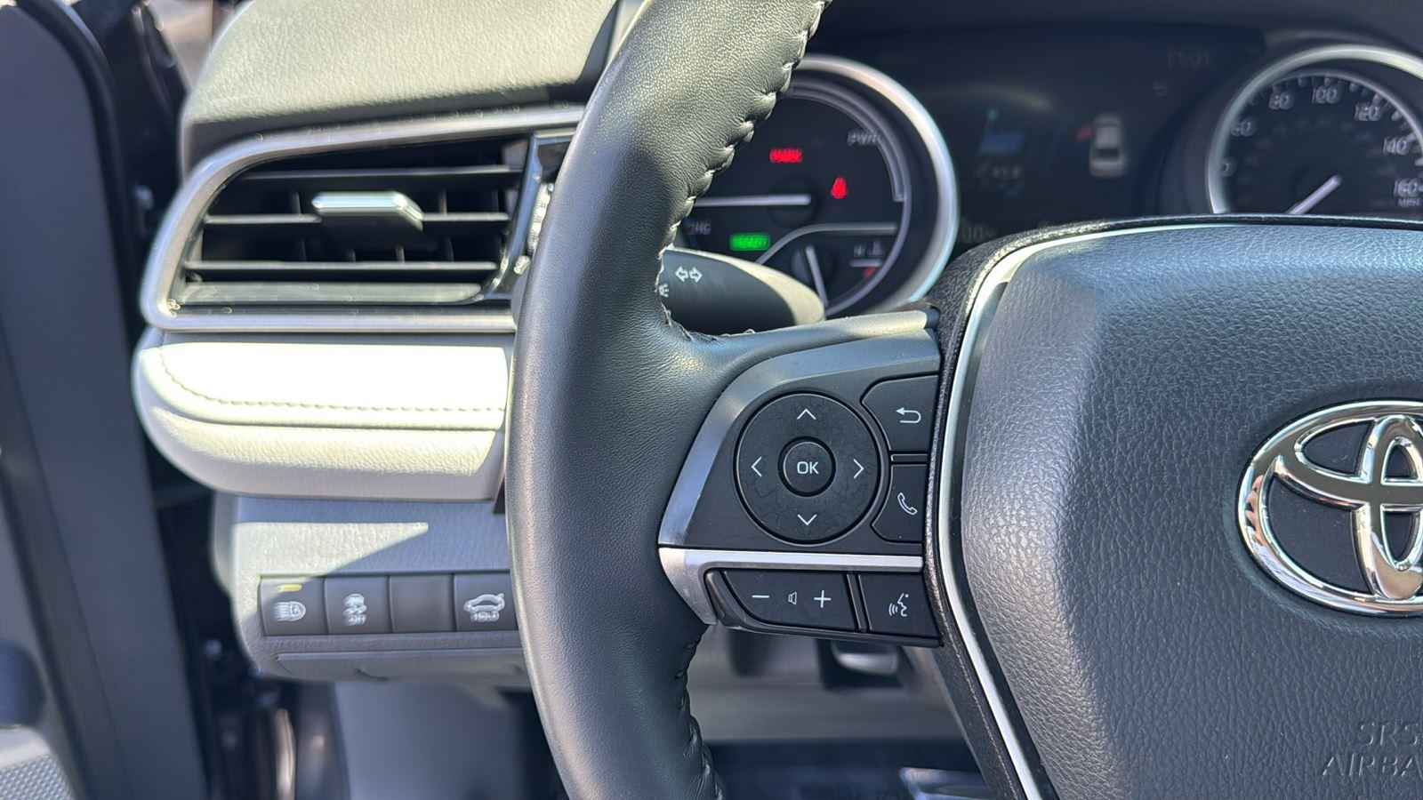 2023 Toyota Camry Hybrid XLE photo 16