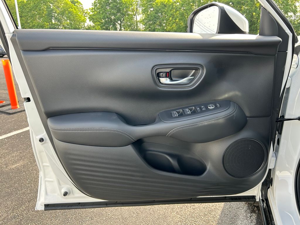 2026 Honda HR-V EX-L photo 18