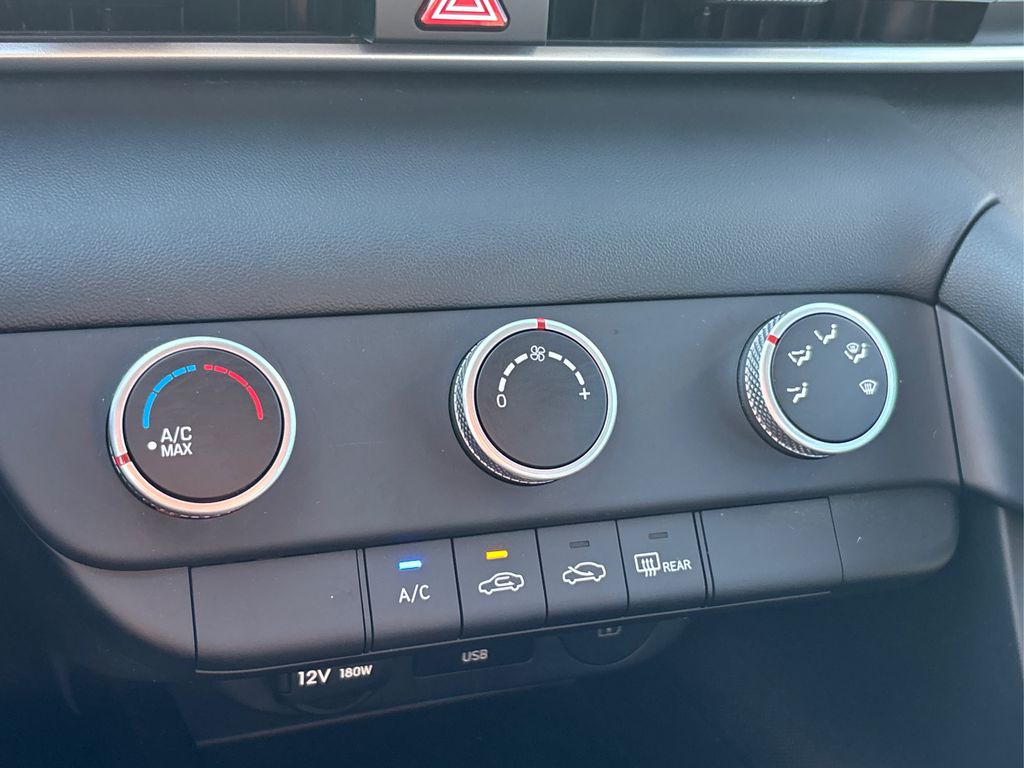 2024 Hyundai Elantra SE photo 26