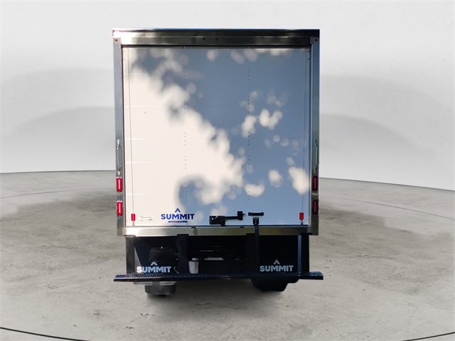 2025 Chevrolet Silverado photo 4