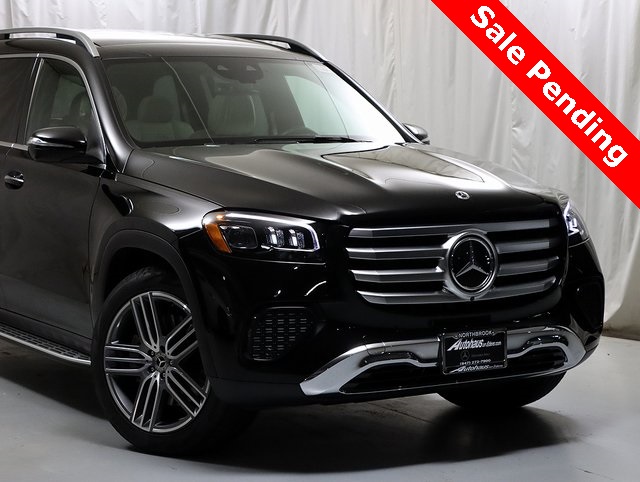 2025 Mercedes Benz GLS 450 4MATIC photo 2