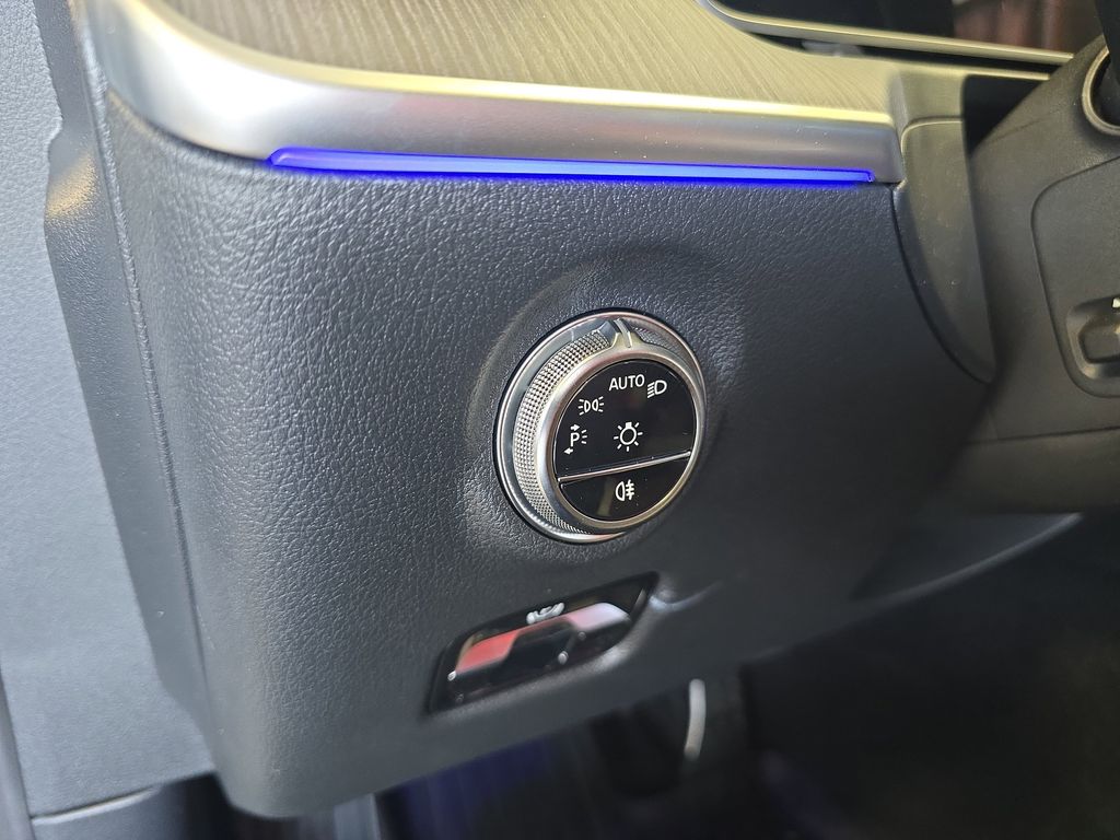2025 Mercedes Benz C 300 photo 24