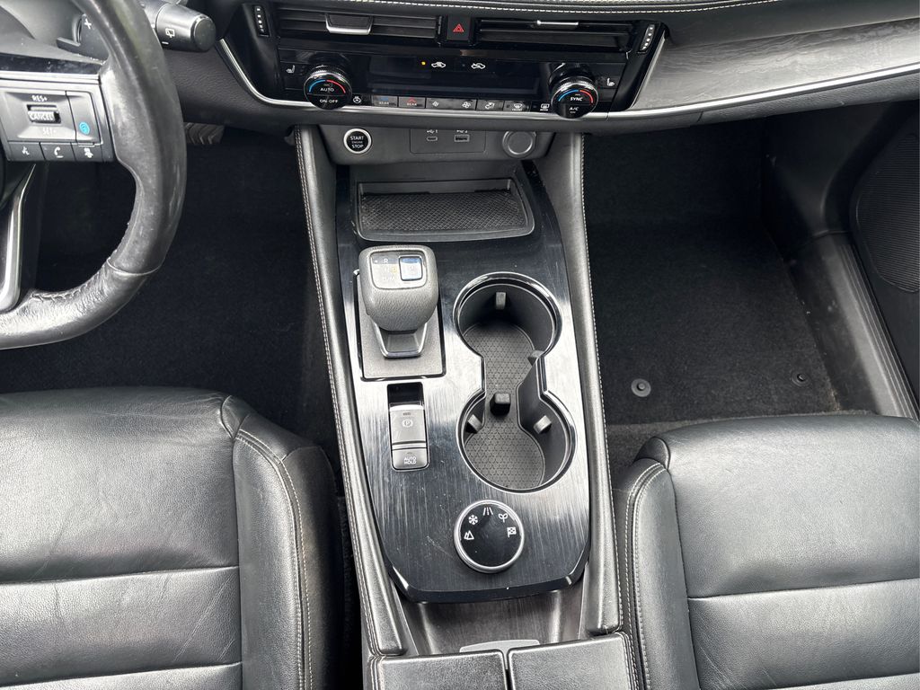 2021 Nissan Rogue SL photo 17