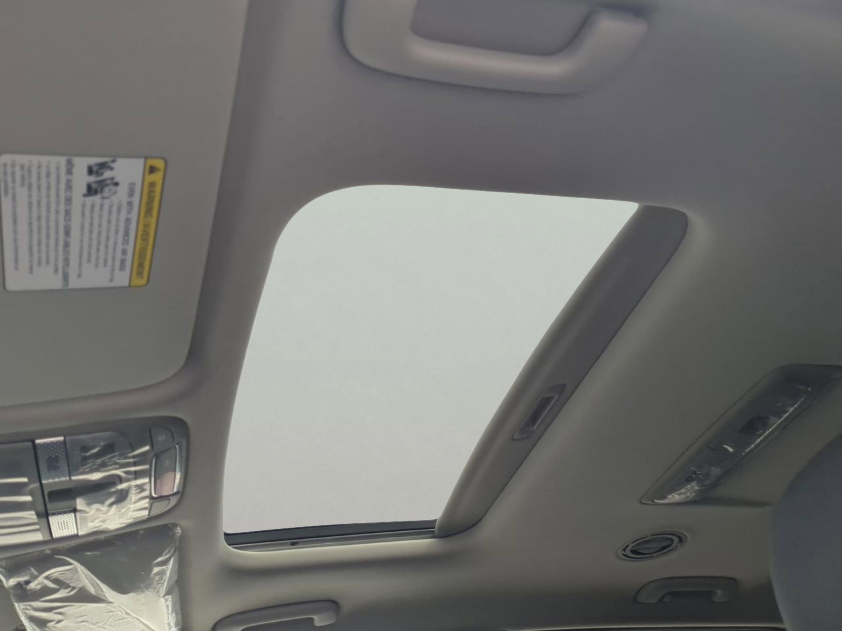 2025 Kia Telluride S photo 17