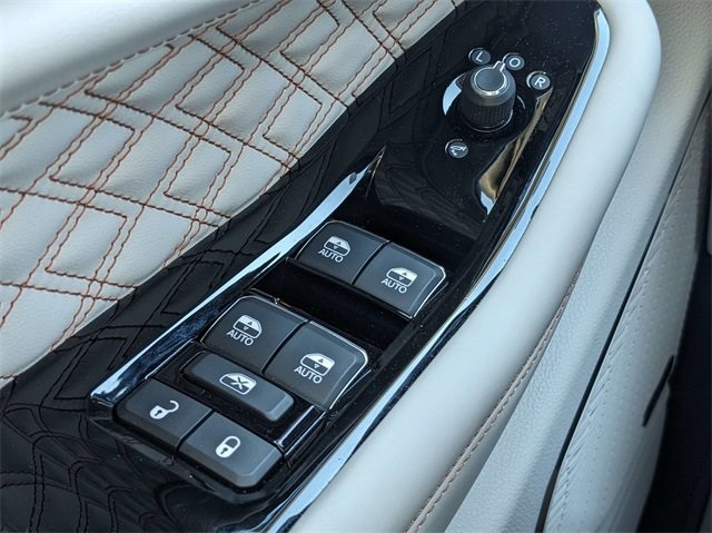 2023 Jeep Grand Cherokee Summit photo 25