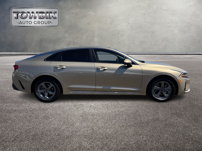 2022 Kia K5 LXS photo 3