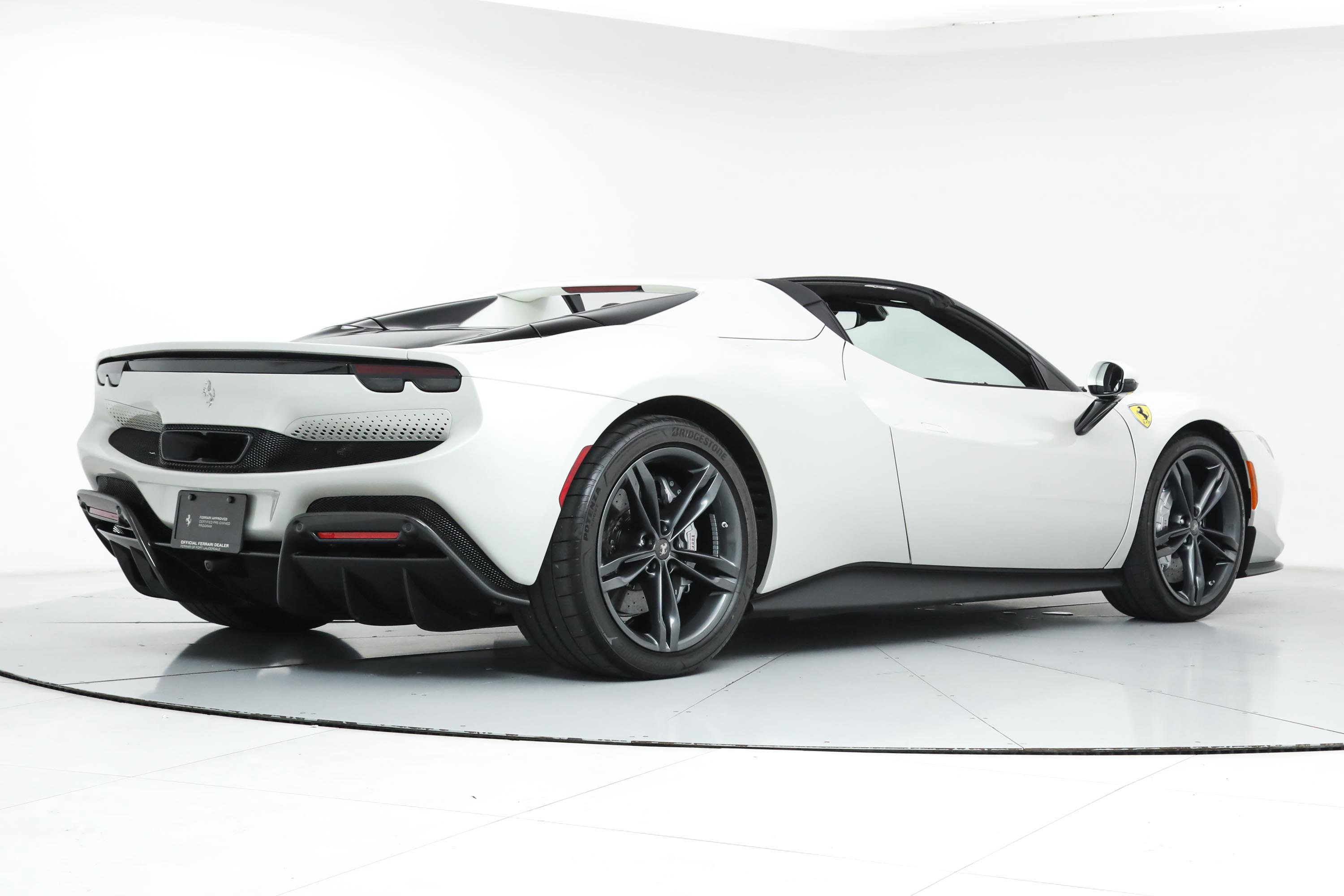 2025 Ferrari 296 GTS photo 3