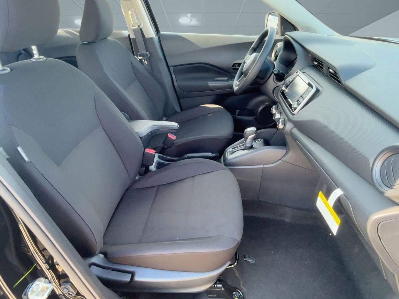 2025 Nissan Kicks Play S photo 25