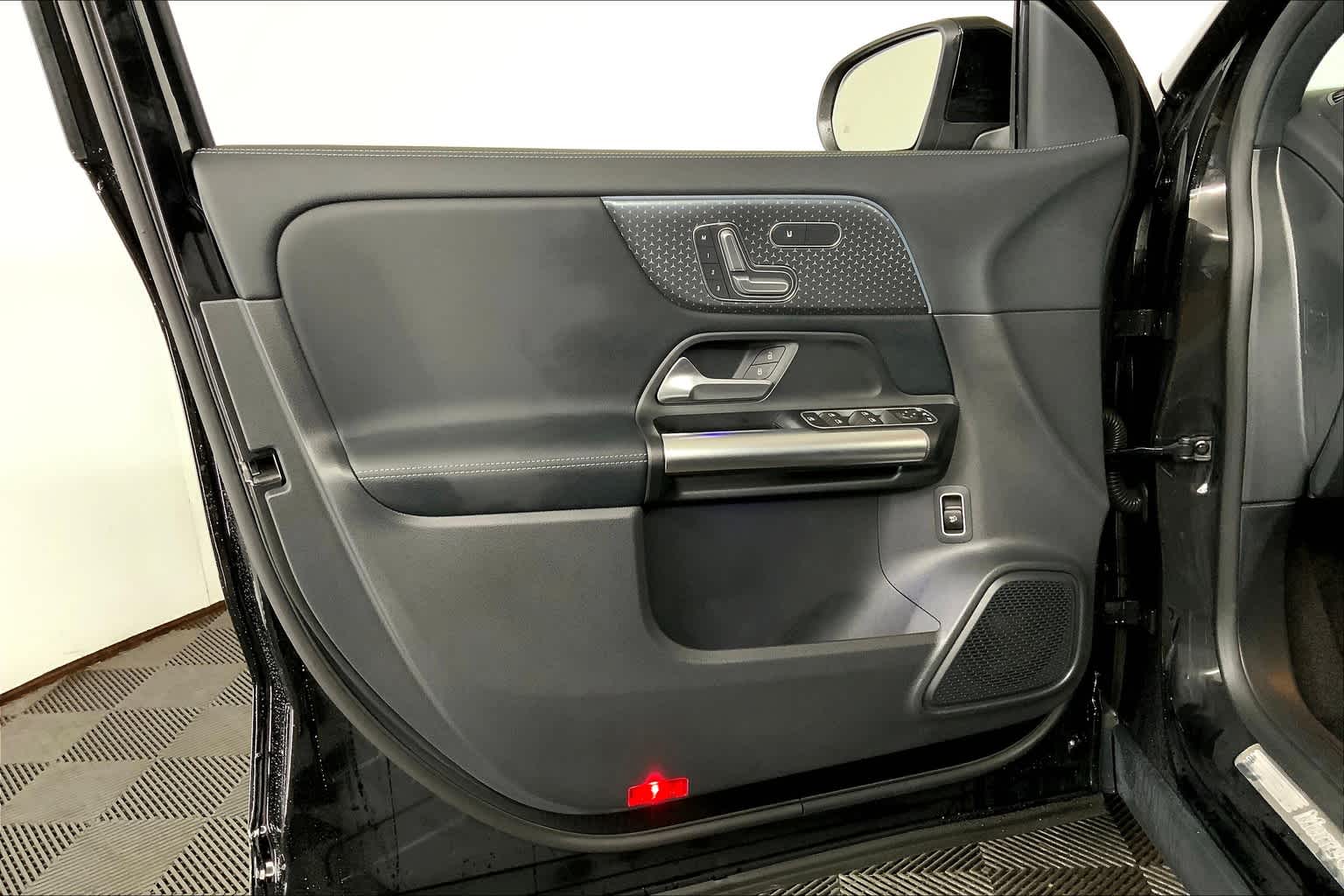 2025 Mercedes Benz GLA 250 4MATIC photo 11