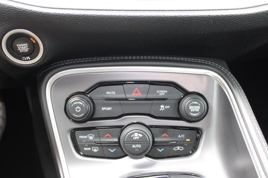 2019 Dodge Challenger SXT photo 27