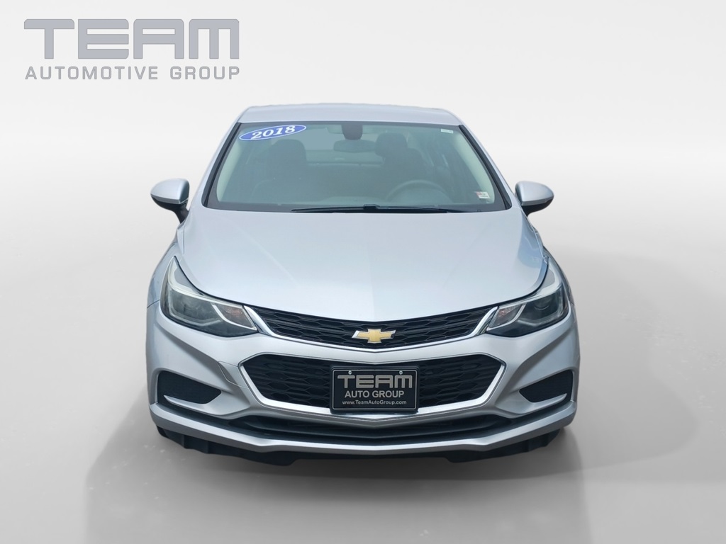 2018 Chevrolet Cruze LT photo 2