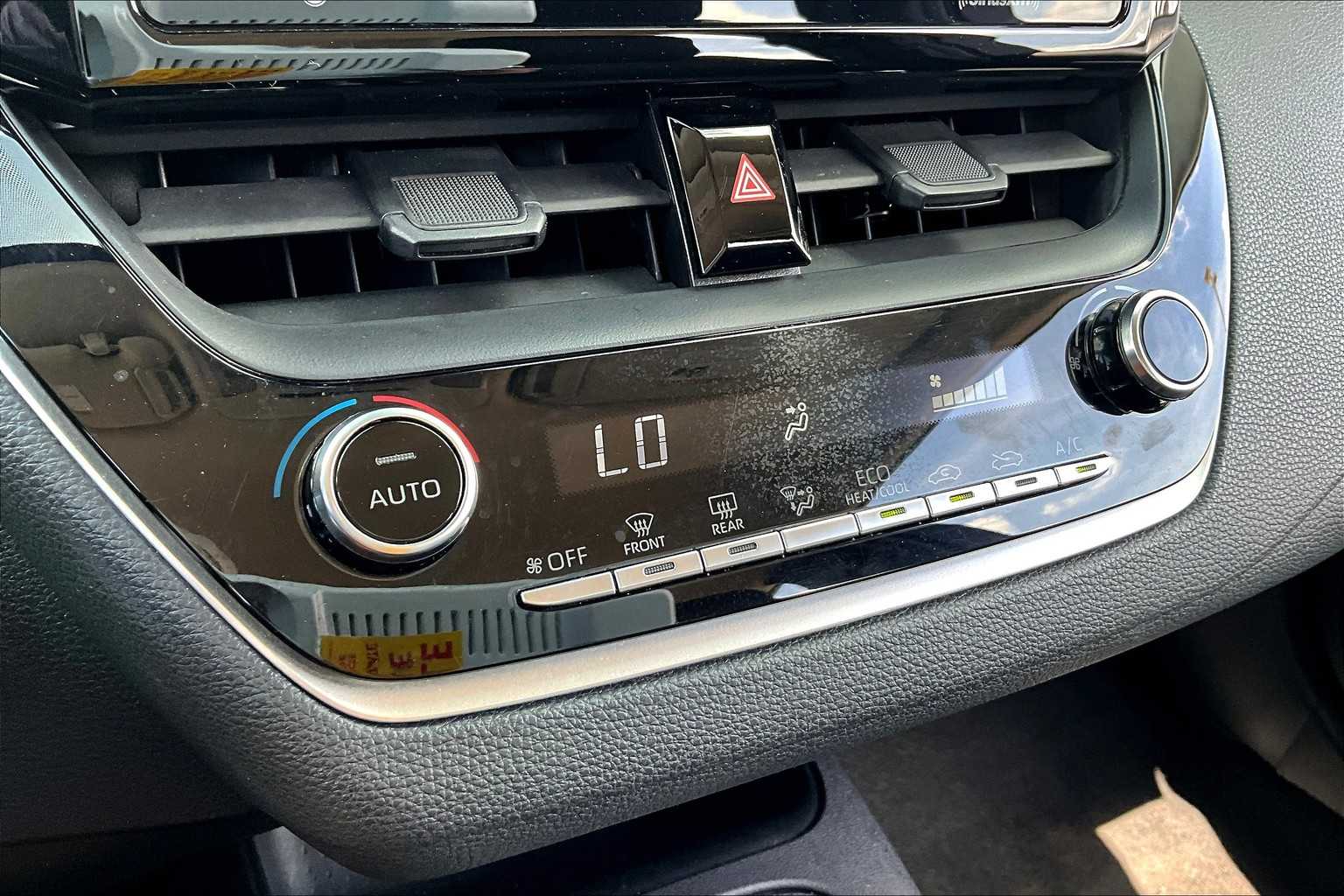 2022 Toyota Corolla LE photo 62