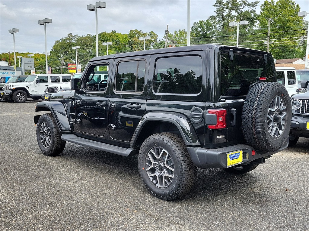 2024 Jeep Wrangler Sahara photo 4