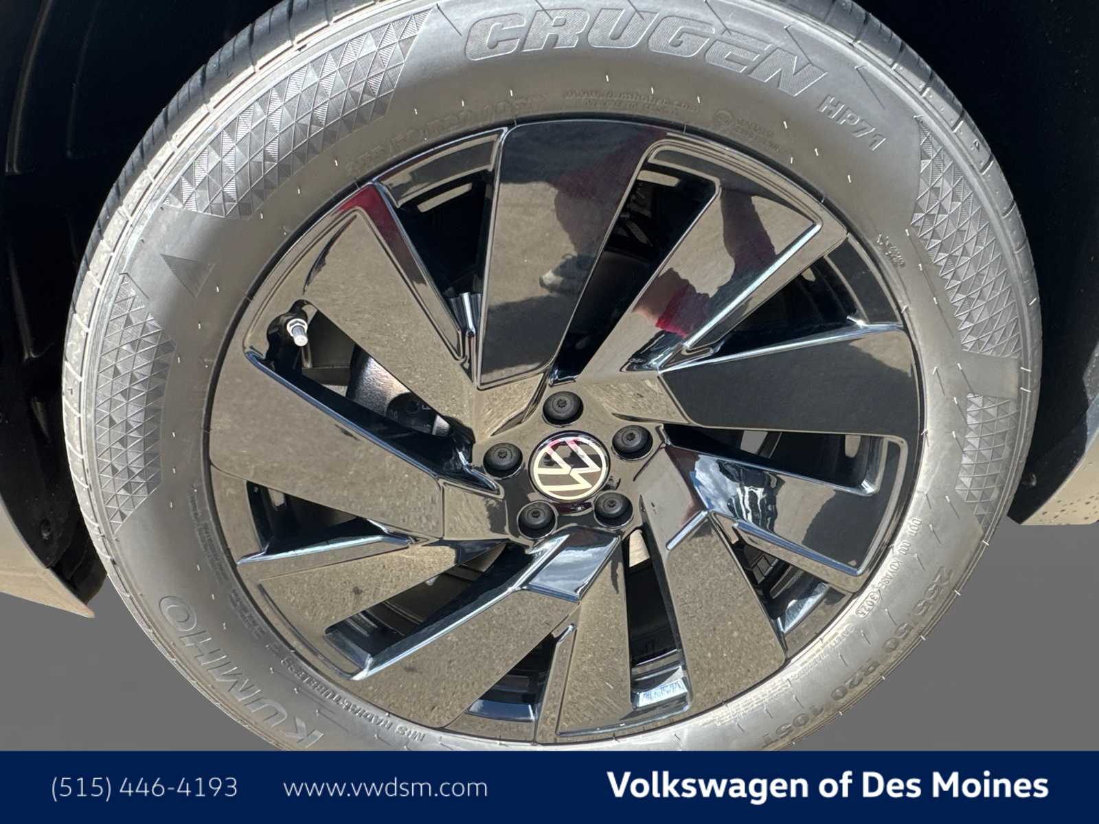 2026 Volkswagen Atlas Cross Sport SE Technology photo 8