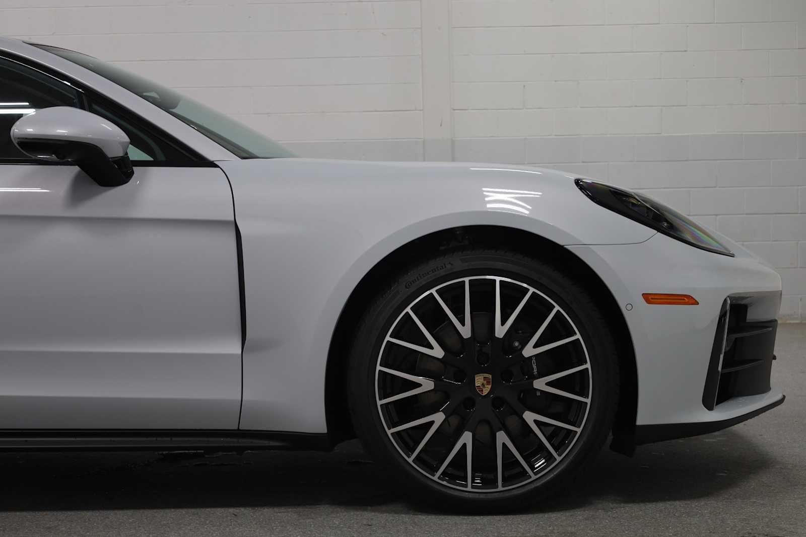 2025 Porsche Panamera 4 photo 10