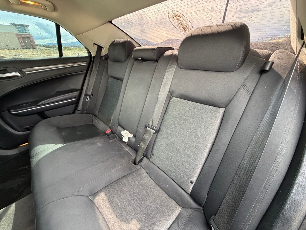 2018 Chrysler 300 Touring Limited photo 4