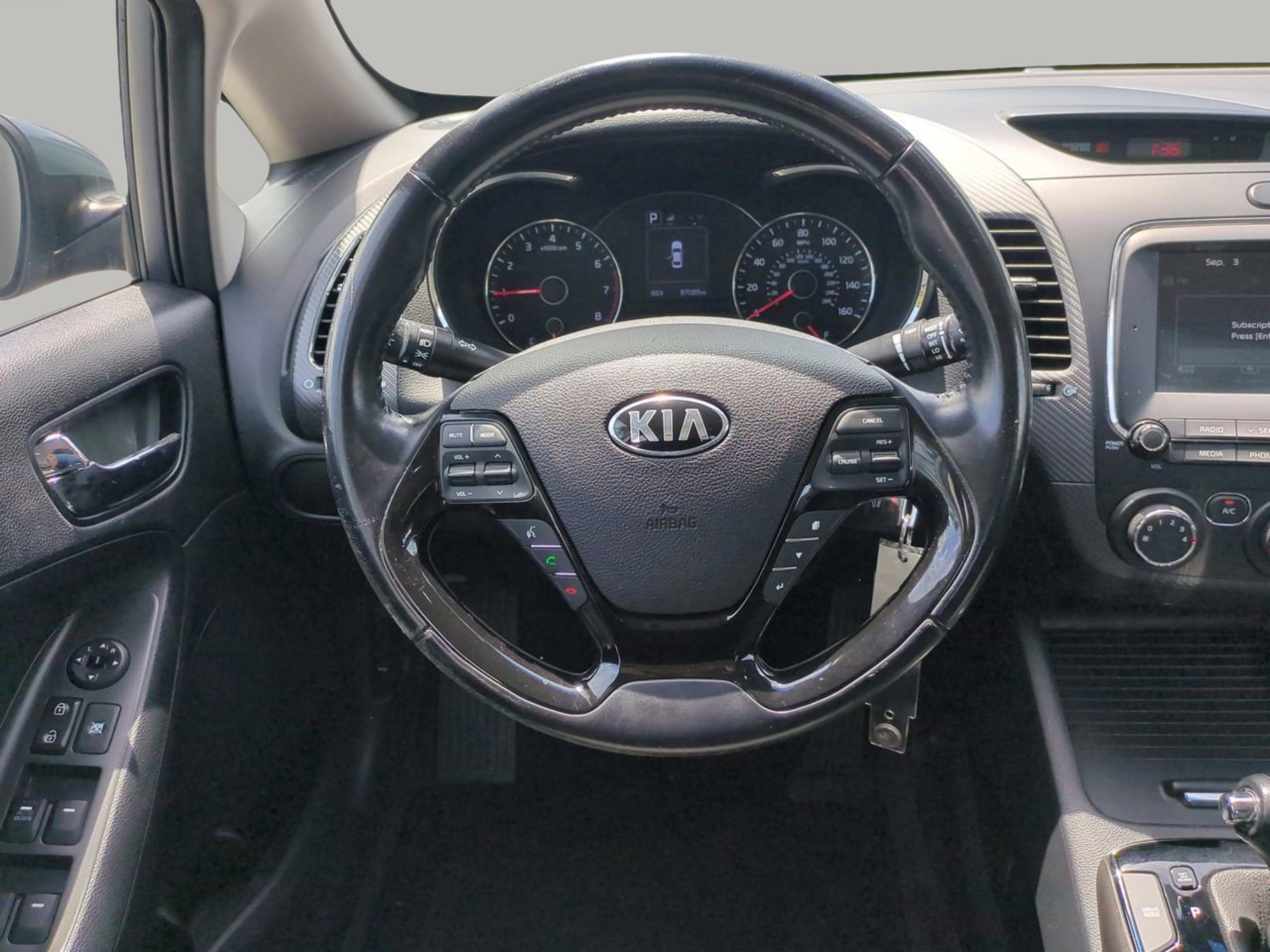 2017 Kia Forte S photo 11