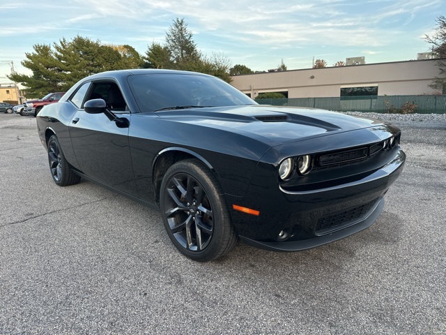 2023 Dodge Challenger SXT photo 3