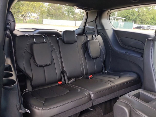 2026 Chrysler Pacifica photo 26