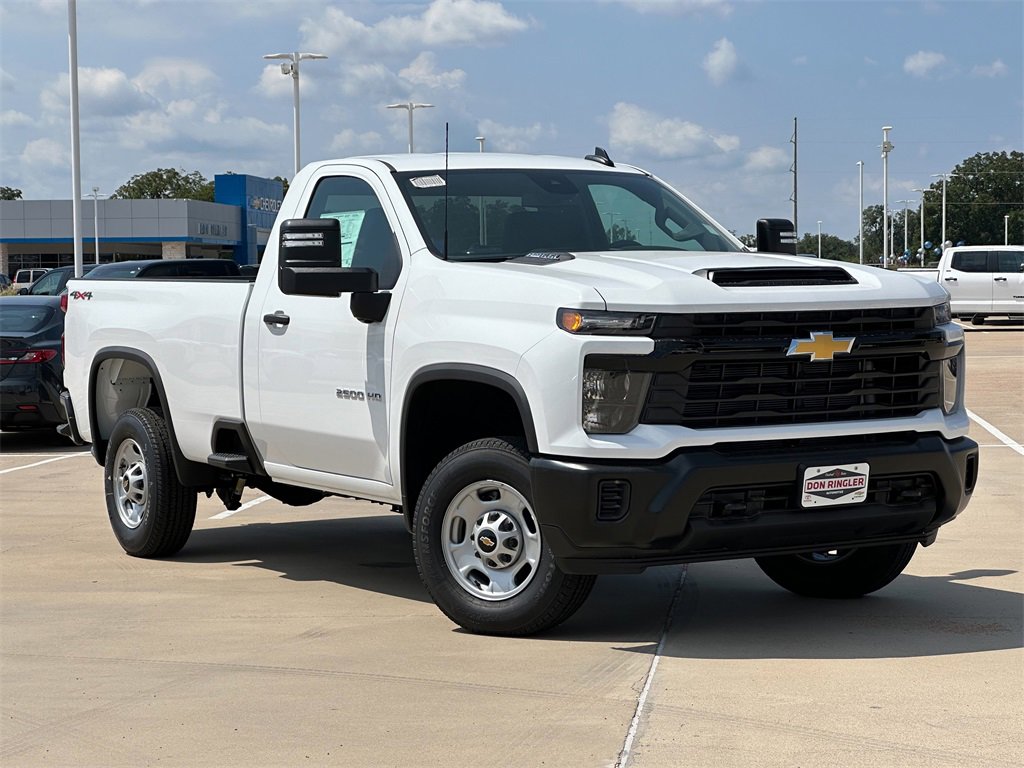 2024 Chevrolet Silverado 2500HD photo 2