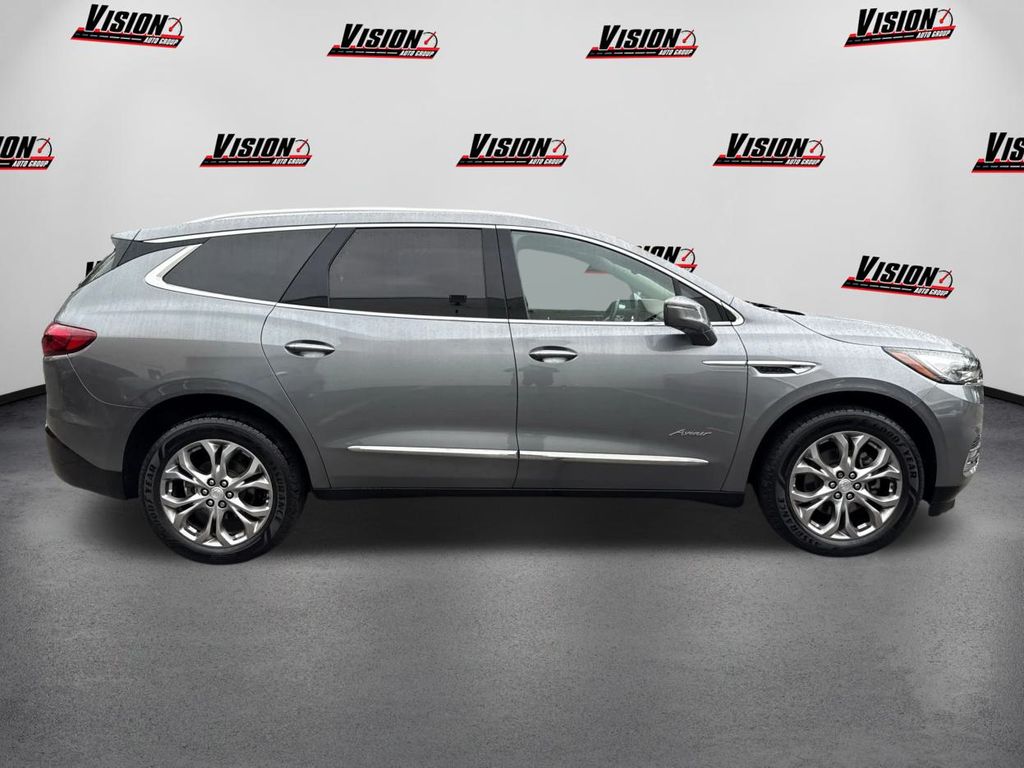 2018 Buick Enclave Avenir photo 3