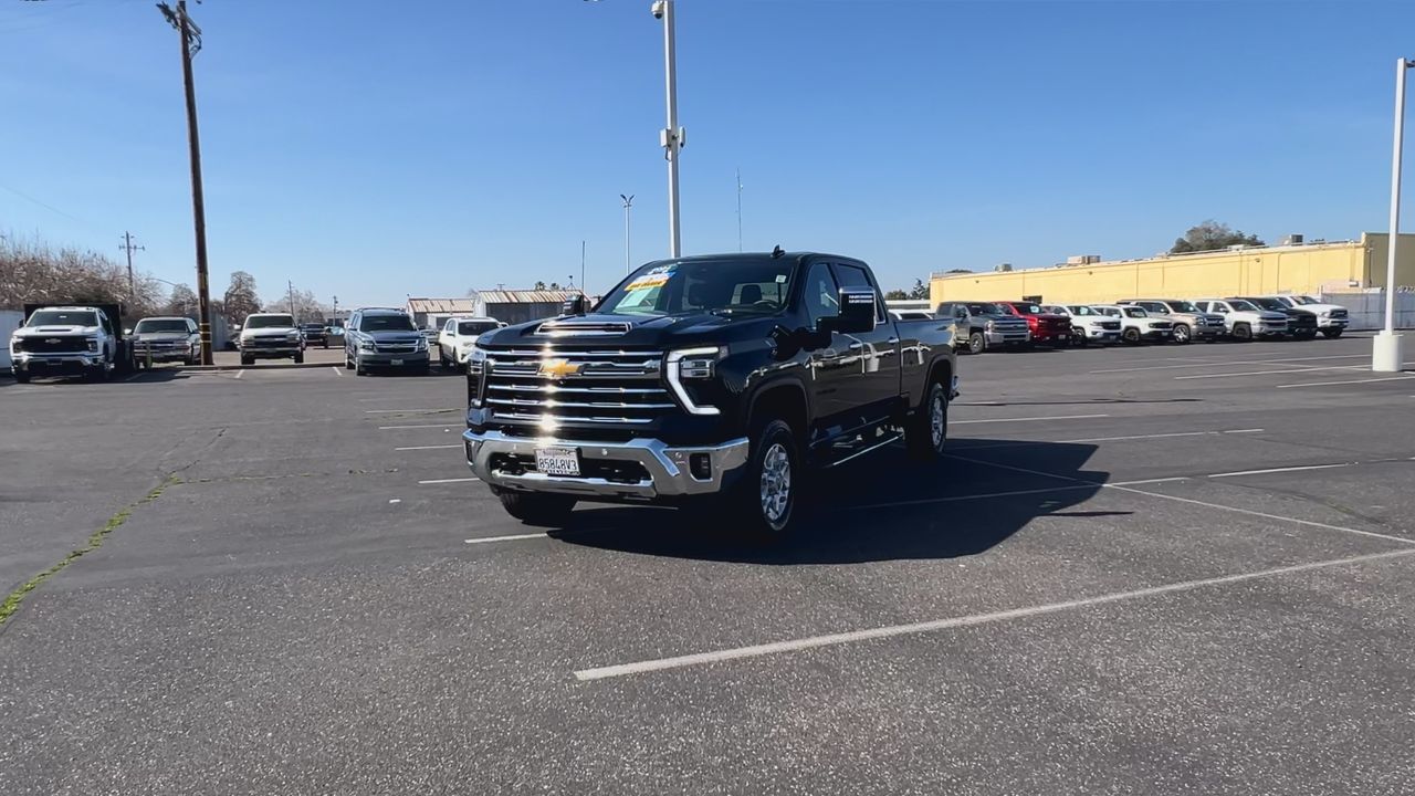 2024 Chevrolet Silverado 3500HD LTZ photo 4