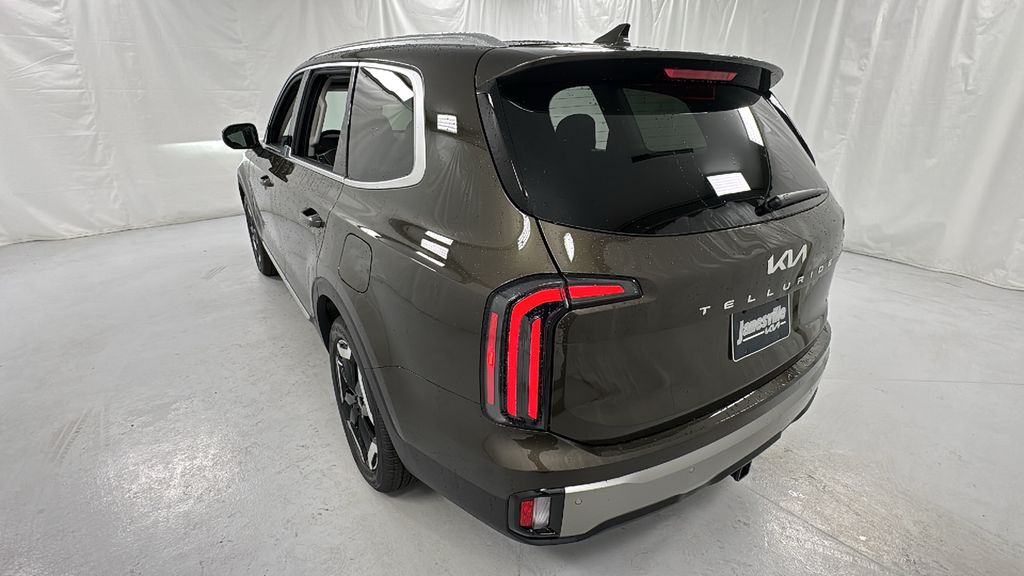 2025 Kia Telluride EX photo 4