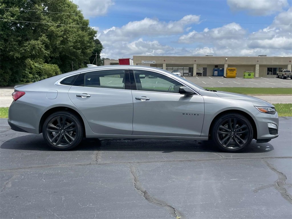 2025 Chevrolet Malibu 1LT photo 2