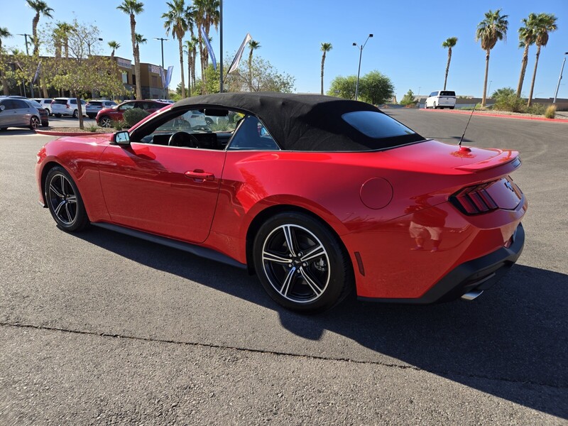 2024 Ford Mustang EcoBoost Premium photo 4