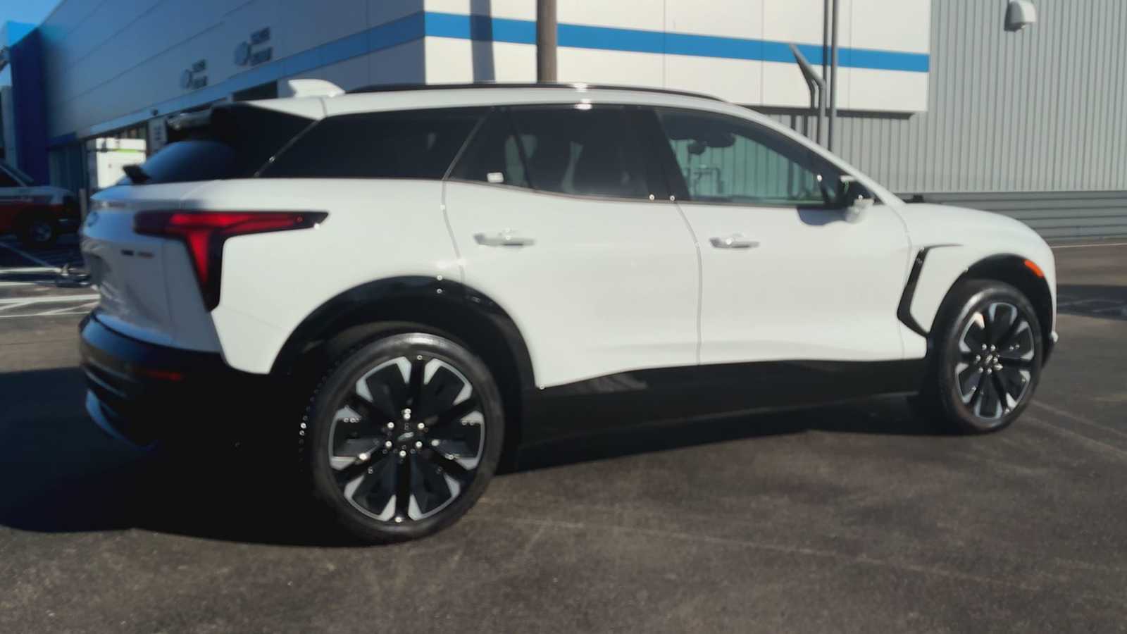 2024 Chevrolet Blazer EV RS photo 2