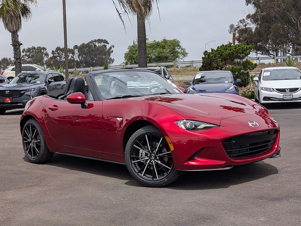 2025 Mazda MX-5 Miata Miata Grand Touring photo 2