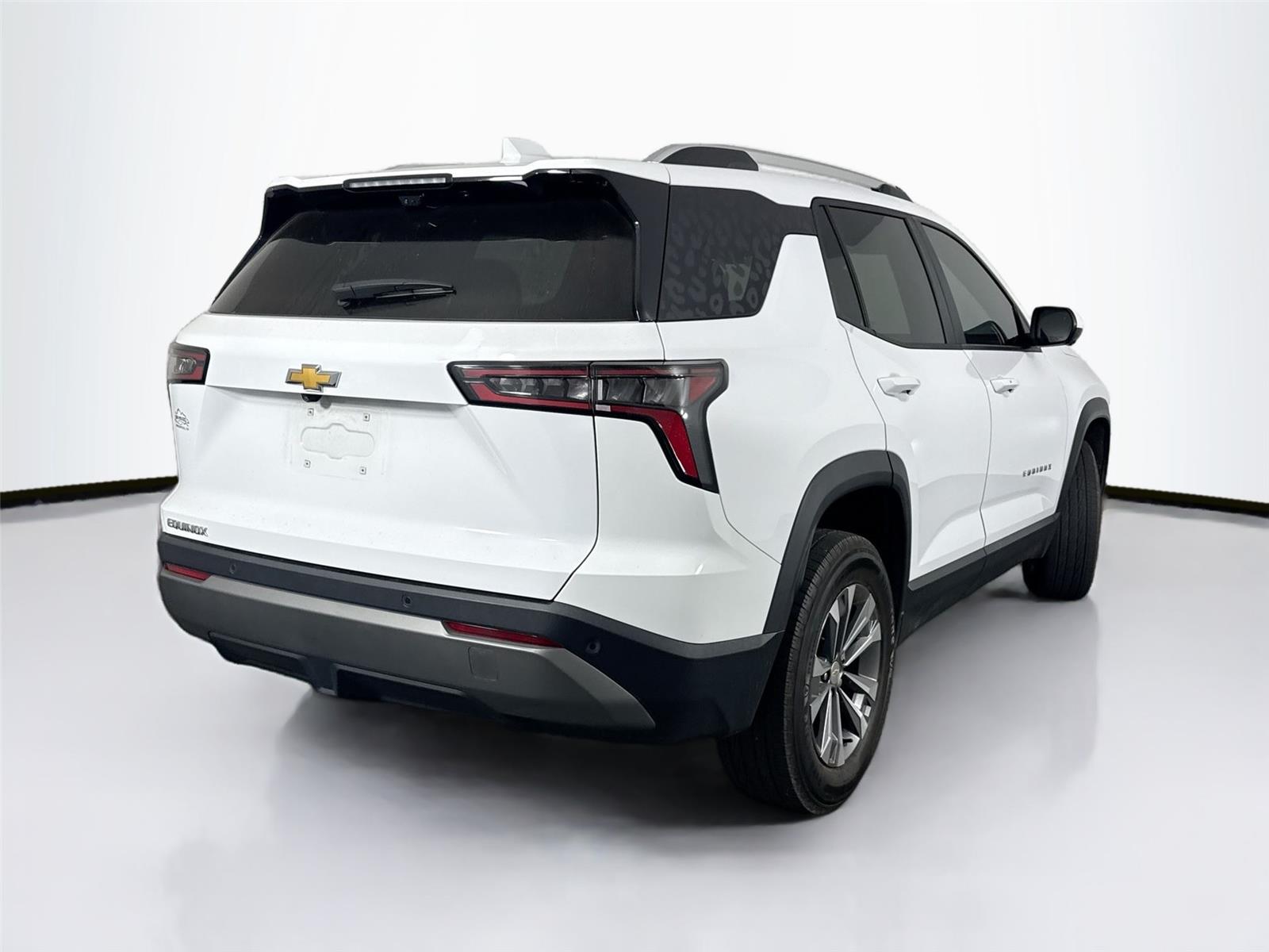 2025 Chevrolet Equinox LT photo 6
