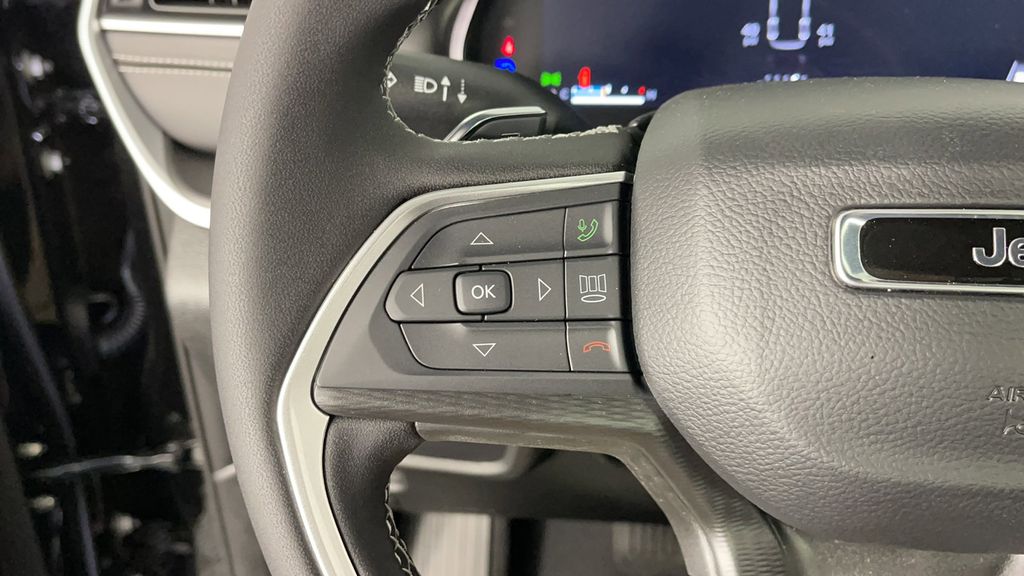 2025 Jeep Grand Cherokee Laredo X photo 25