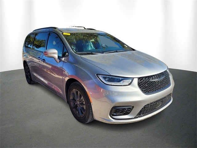 2021 Chrysler Pacifica Touring L's photo