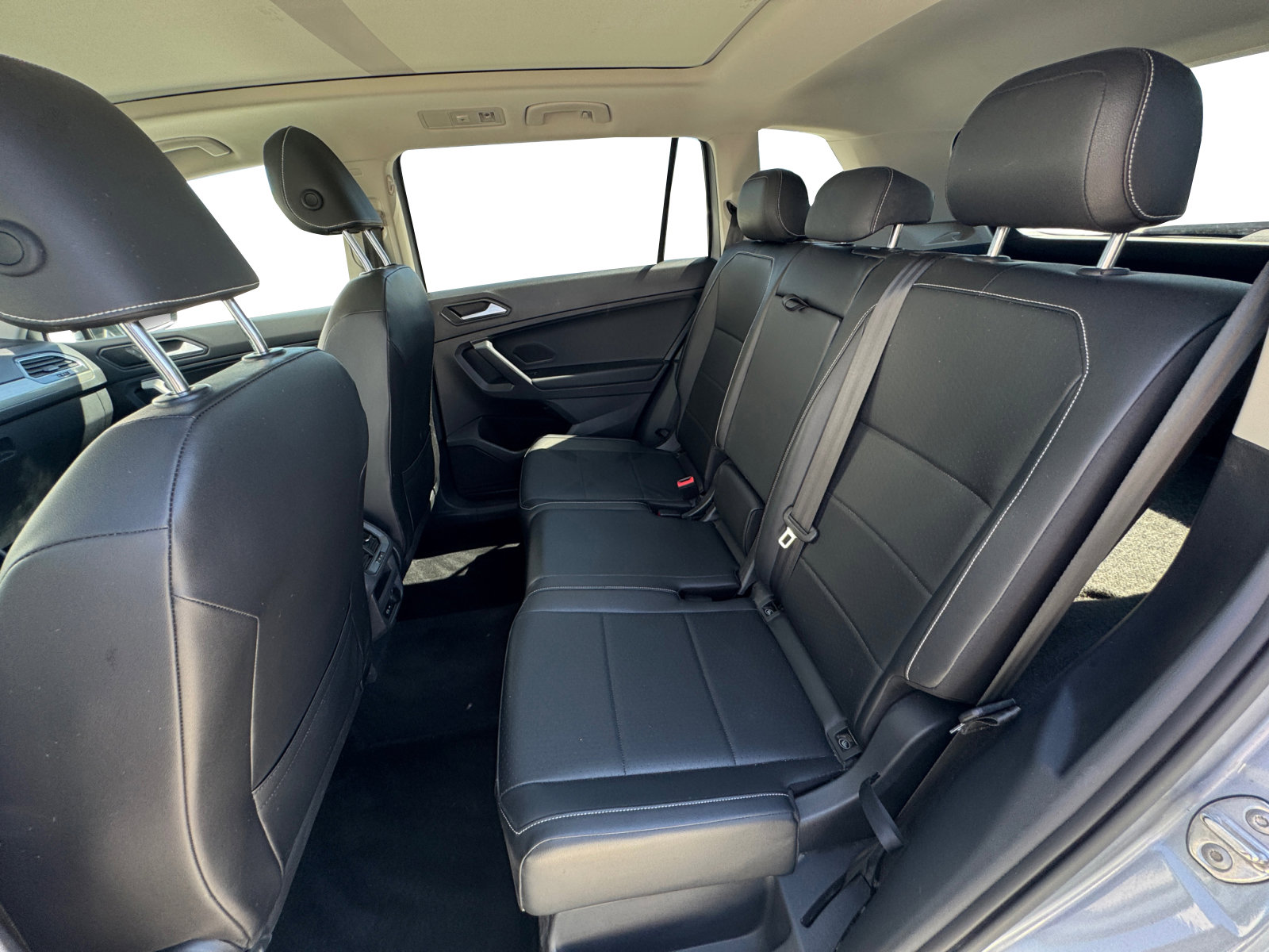 2021 Volkswagen Tiguan SEL photo 4