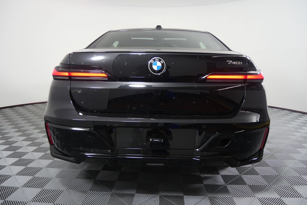 2025 Bmw 740i photo 3