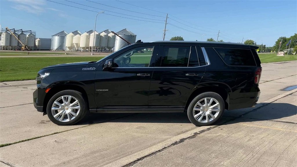 2023 Chevrolet Tahoe High Country photo 3