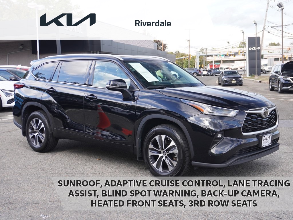 2022 Toyota Highlander XLE's photo