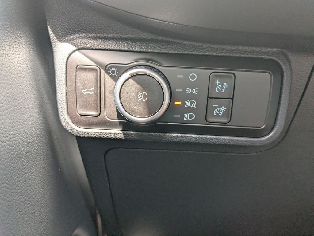 2025 Ford Explorer photo 29