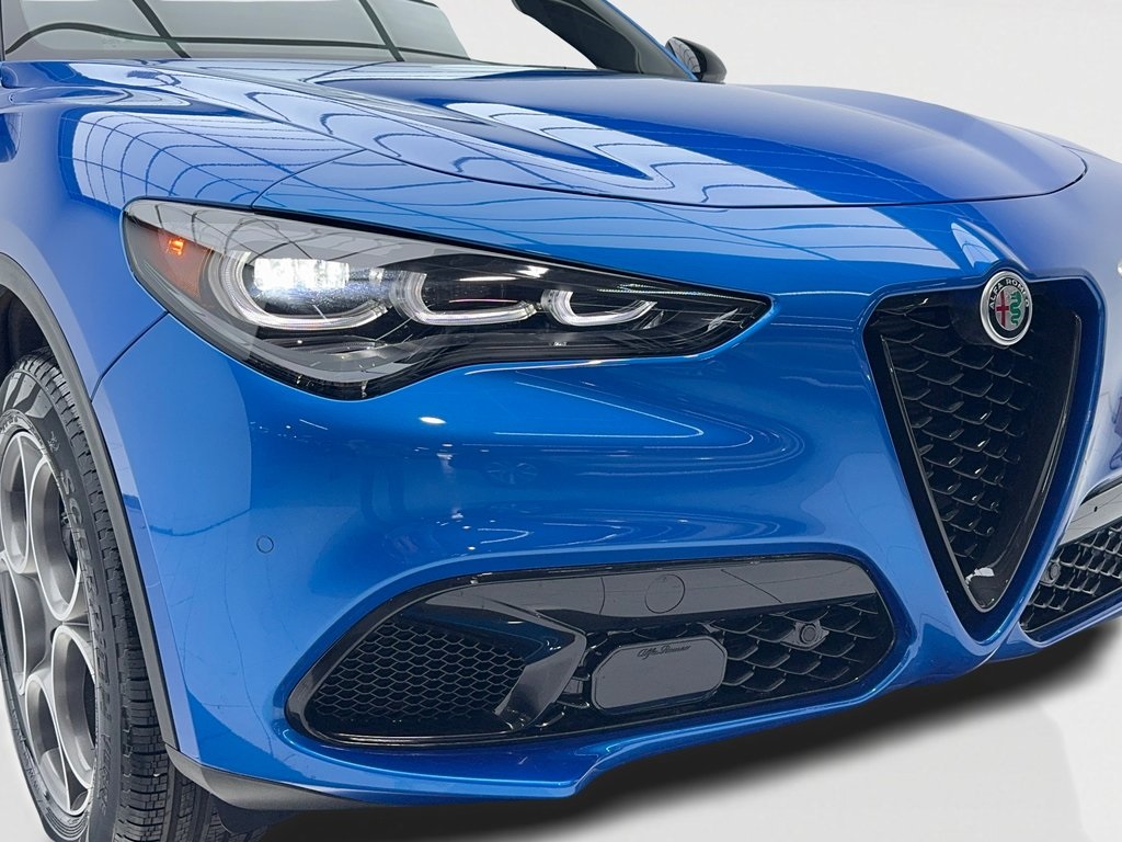 2025 Alfa Romeo Stelvio Sprint Base photo 3