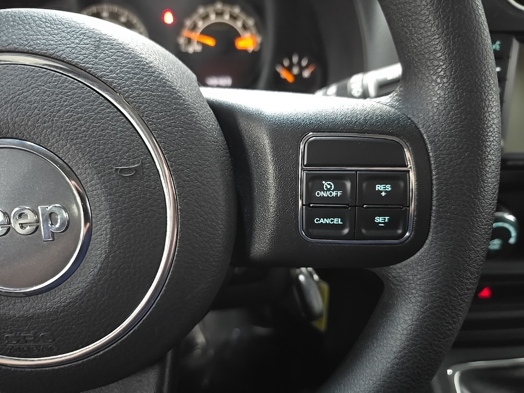 2016 Jeep Compass Sport photo 21